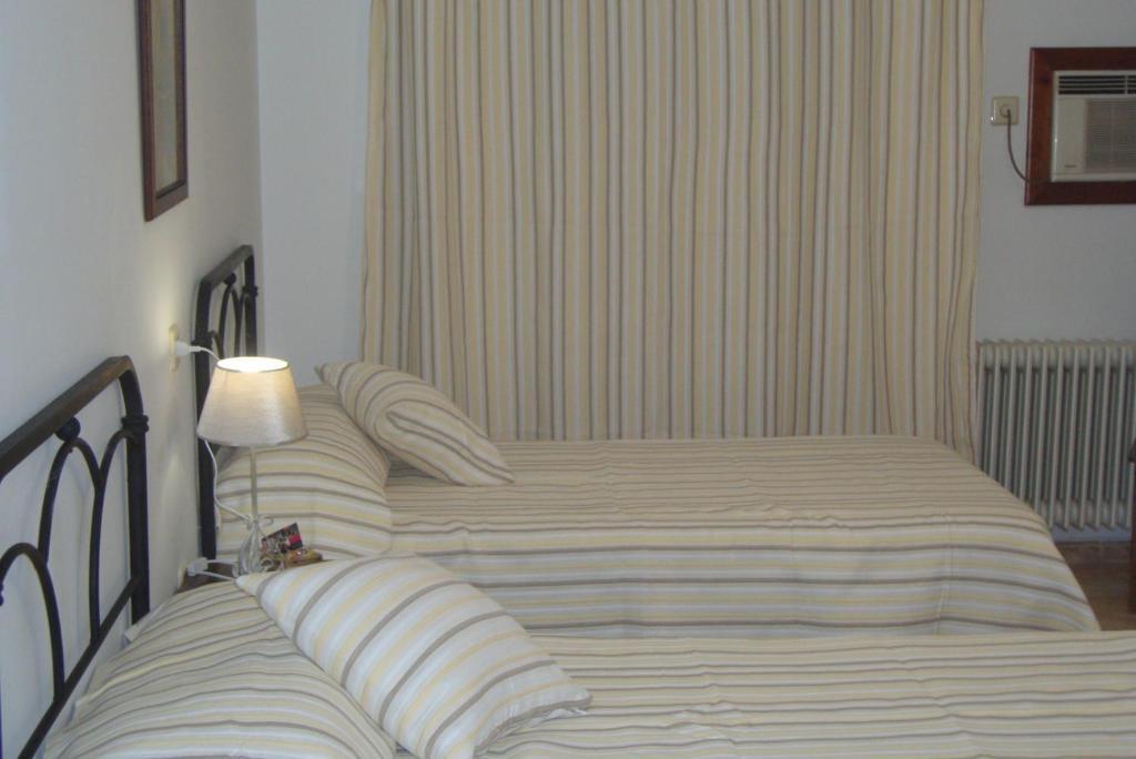 Hostal Alba Taruta Guadalupe  Zewnętrze zdjęcie